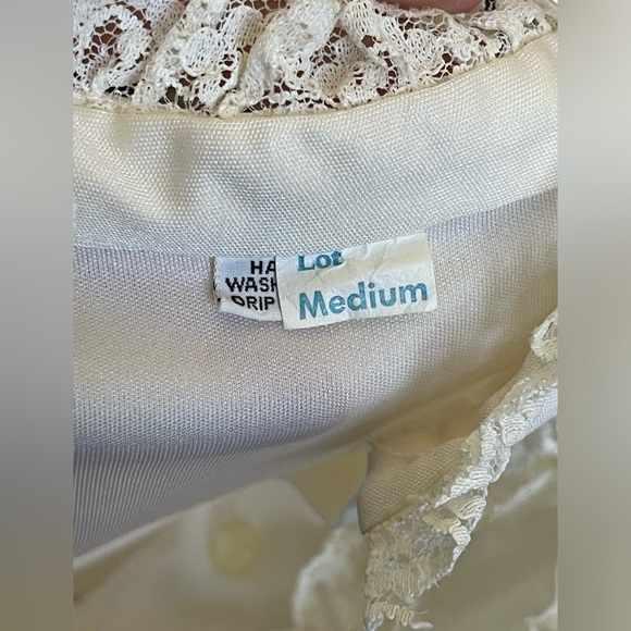 VINTAGE Ivory Blouse with Buttons and Lace Ruffles, Size Medium - Picture 6 of 8